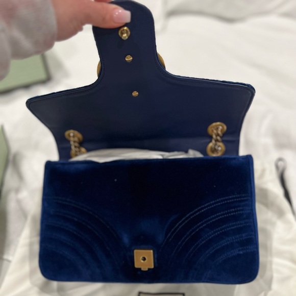 100% authentic Gucci blue velvet medium GG Marmont Matelasse bag. Dust bag & box - Picture 3 of 5